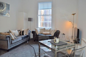 Spacious 3 Bedroom Flat in the City Centre